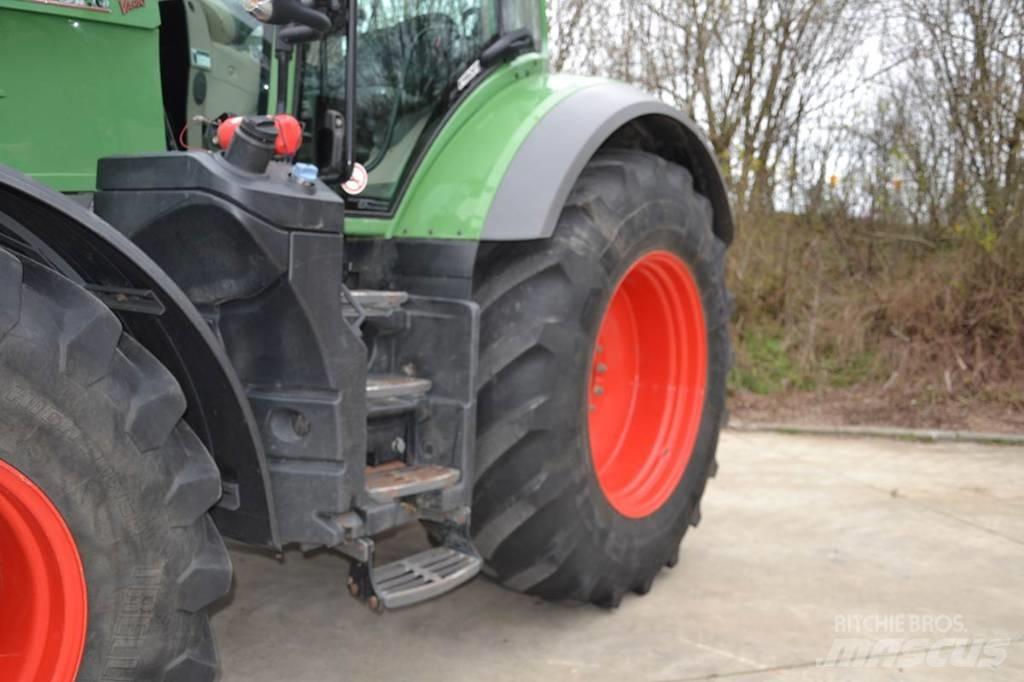 Fendt 828 S4 Profi Трактори