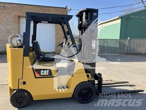 CAT GC40KSTR Дизельні навантажувачі