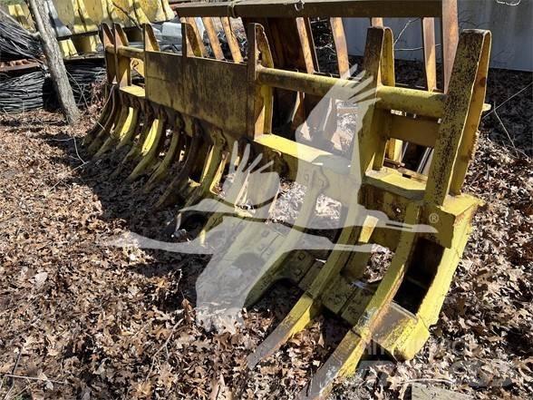 Komatsu D65PX Скарифікатори