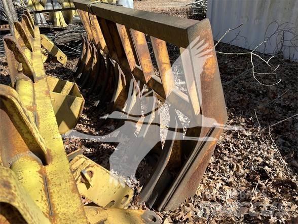 Komatsu D65PX Скарифікатори