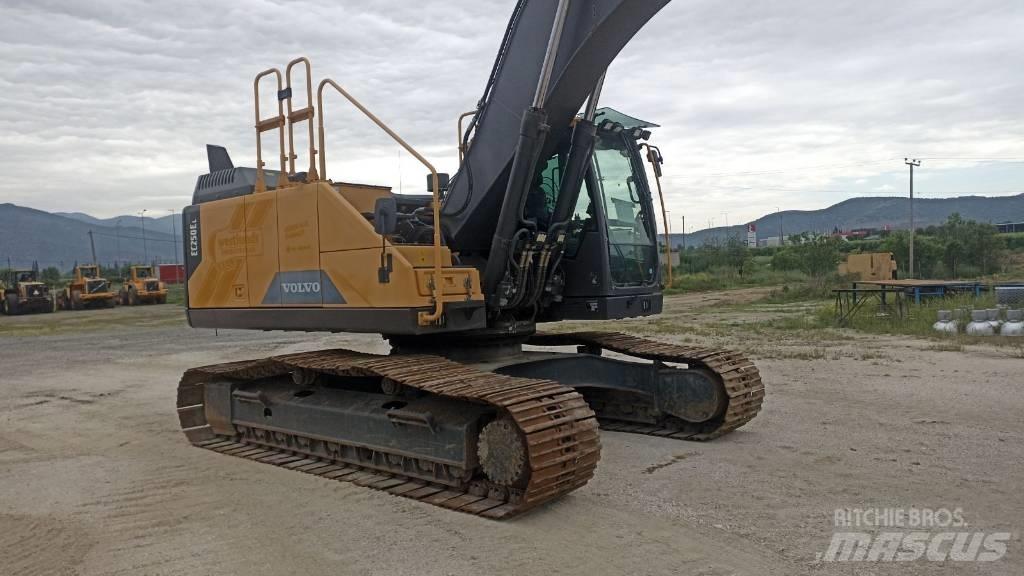 Volvo EC 250 EL Гусеничні екскаватори
