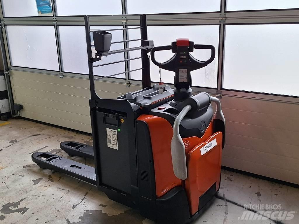 BT LPE220 Штабелери