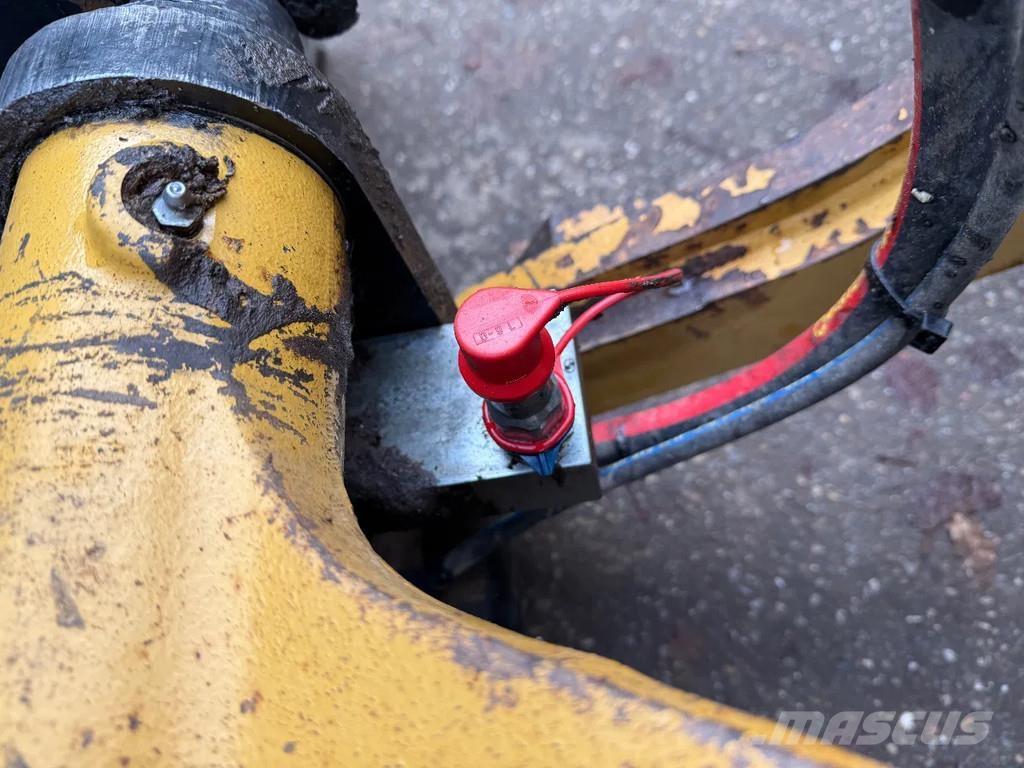 CAT 908H Фронтальні навантажувачі