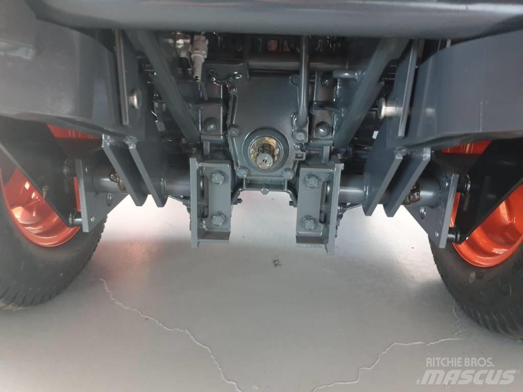Kubota F251E (2WD) Навісні та причіпні косарки