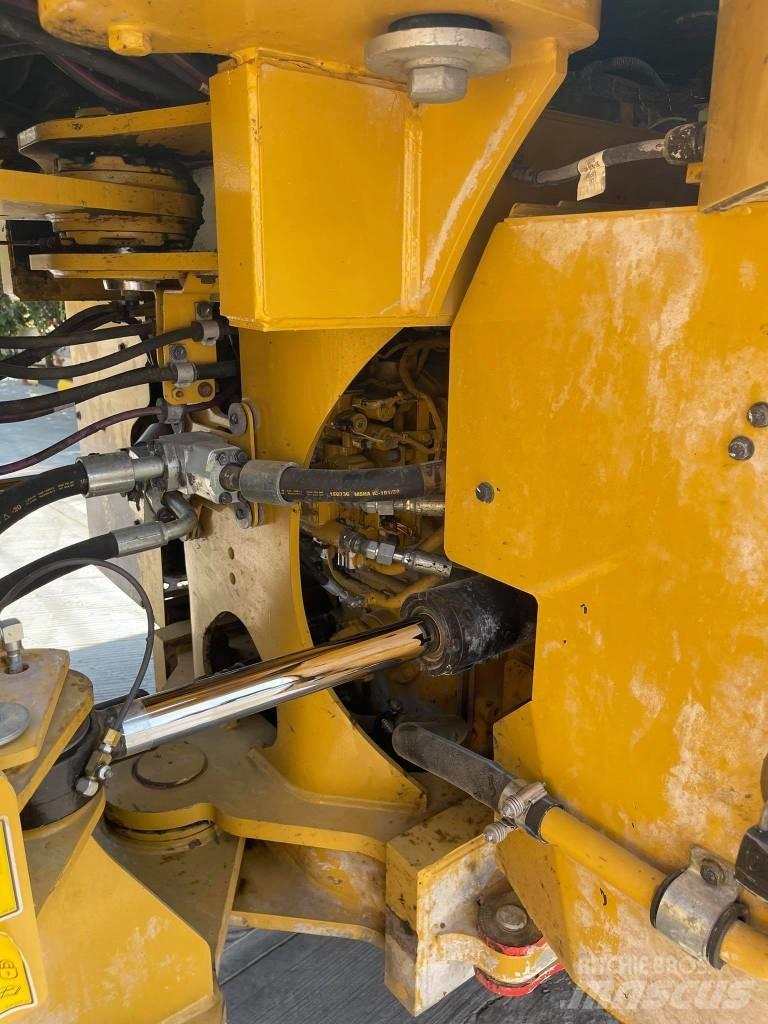 CAT 972M II Фронтальні навантажувачі