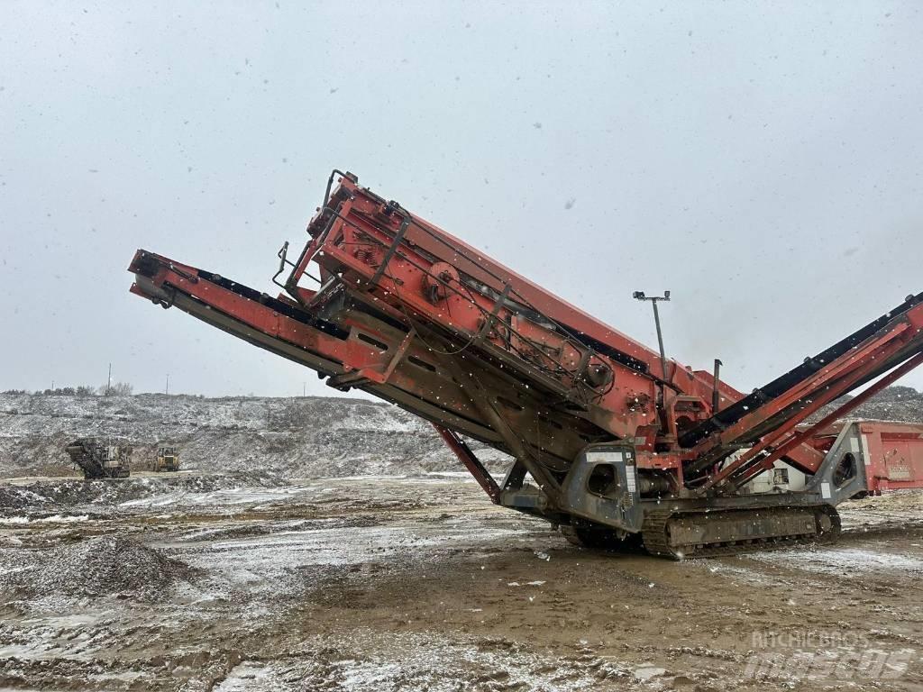Sandvik QA 450 Мобільні грохоти
