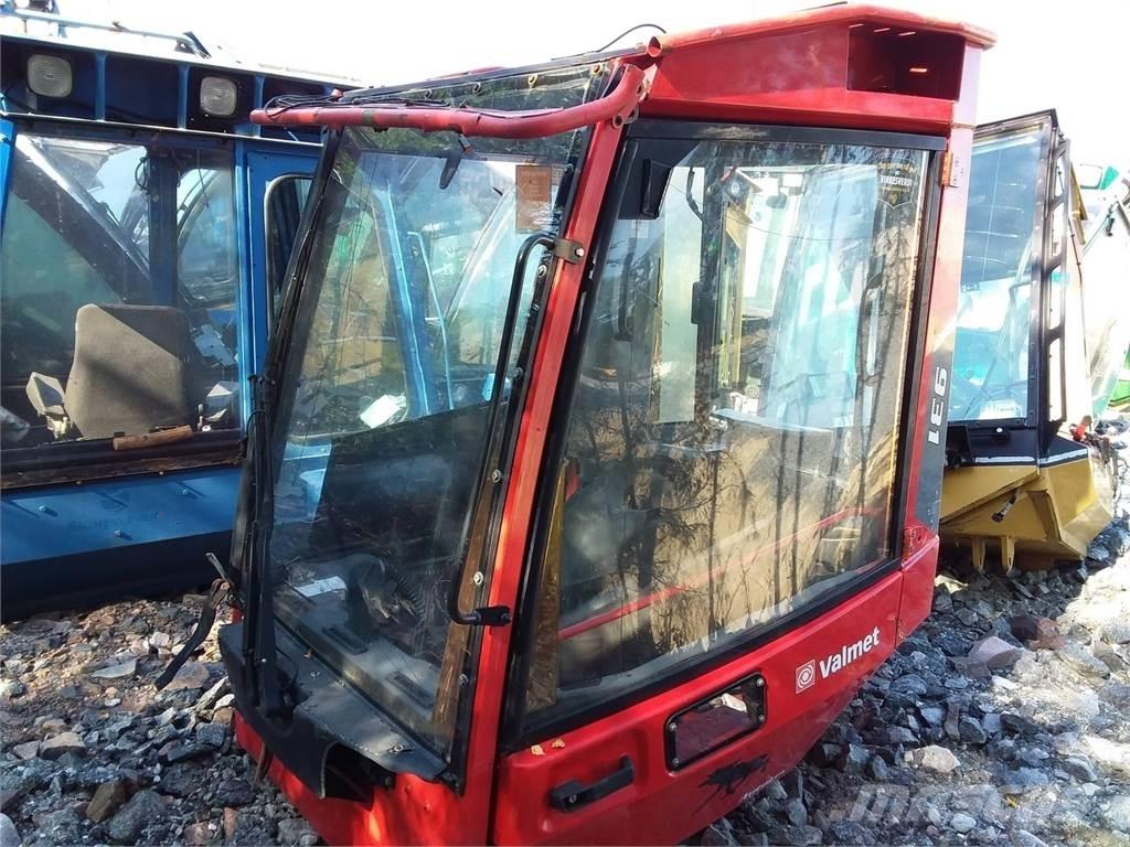 Valmet 931 Кабіна