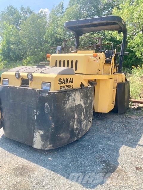 Sakai GW 750-2 Асфальтовкладачі