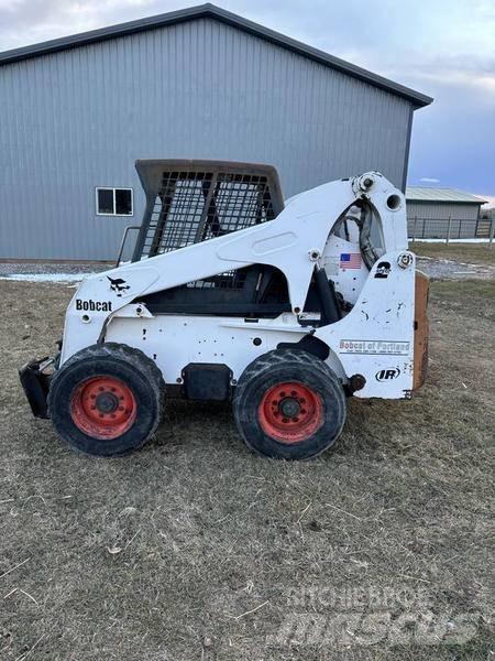 Bobcat S250 Міні-навантажувачі