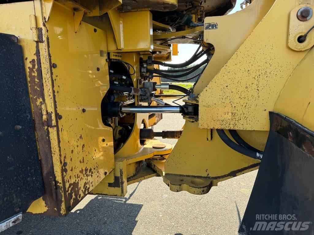 CAT 972M Фронтальні навантажувачі