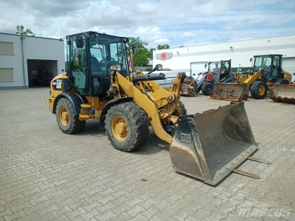 CAT 907 M Фронтальні навантажувачі