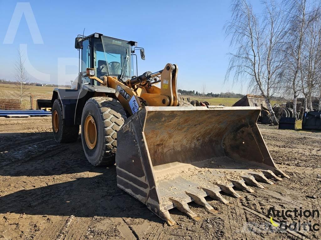 CASE 821 F Фронтальні навантажувачі