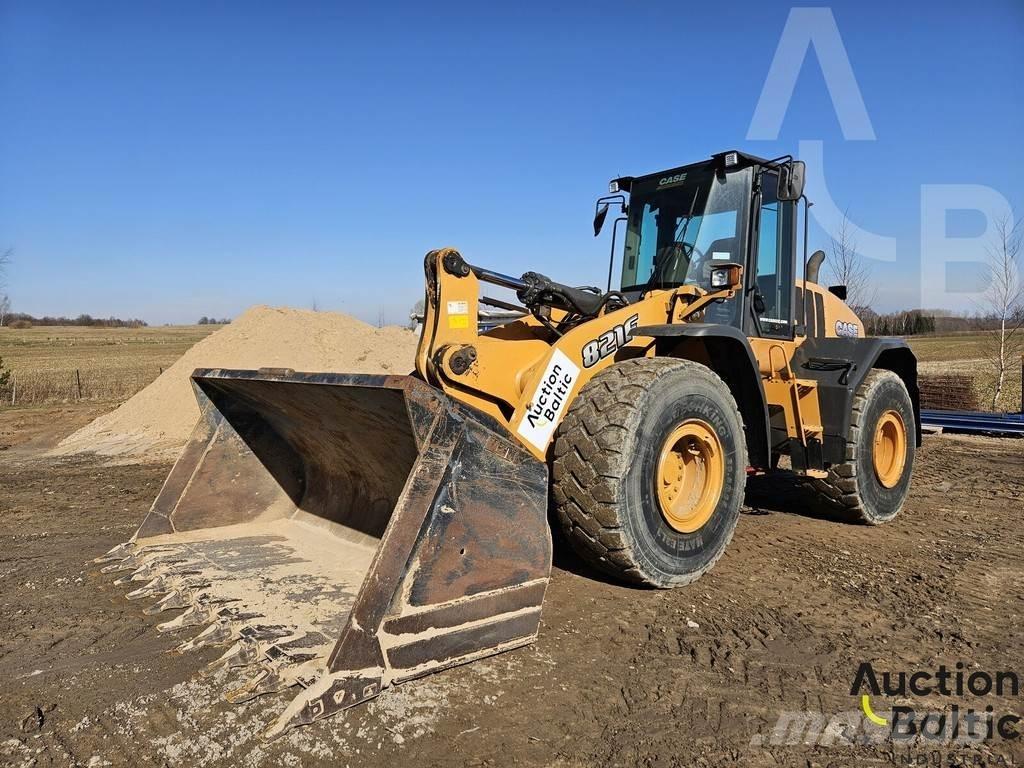 CASE 821 F Фронтальні навантажувачі