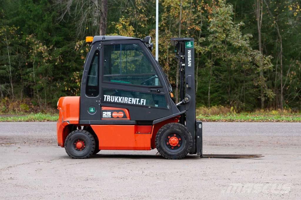 Nissan FD02A250 Дизельні навантажувачі
