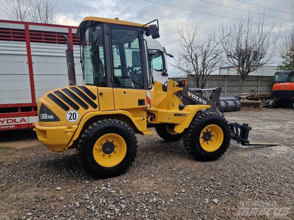 Volvo L 30 Фронтальні навантажувачі