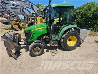 John Deere 3720 Трактори