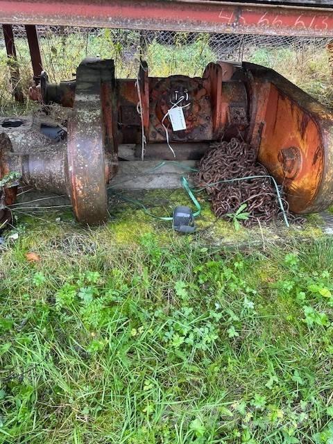 Valmet 875 Шасі