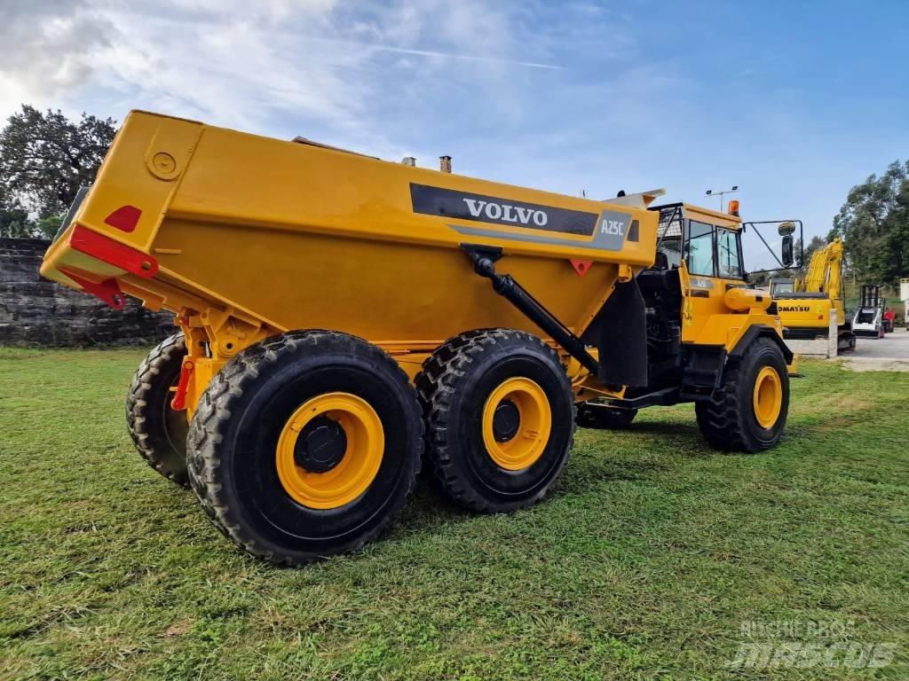 Volvo A 25 C Зчленовані самоскиди