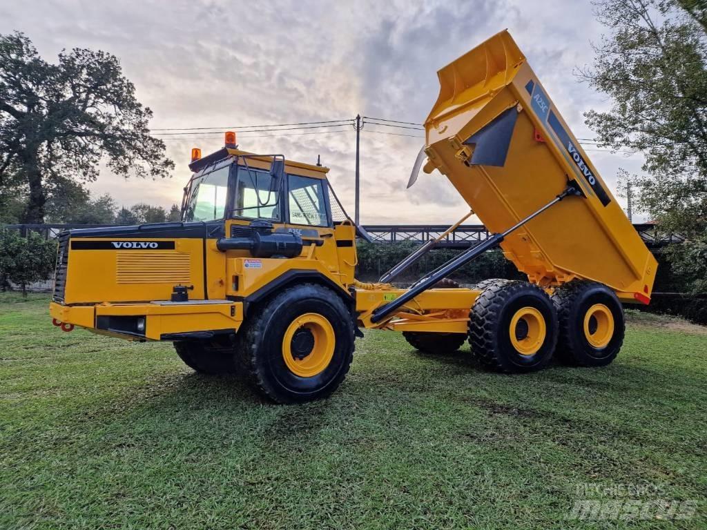 Volvo A 25 C Зчленовані самоскиди