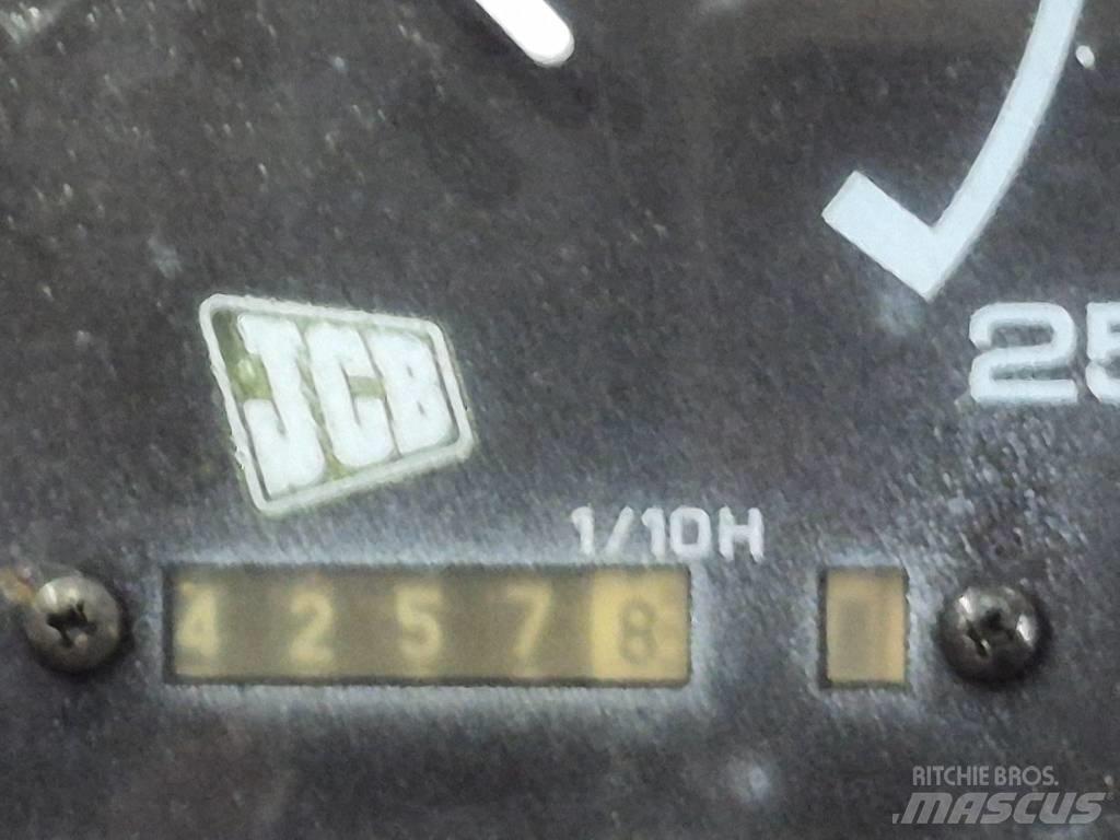JCB 520 Телескопічні навантажувачі