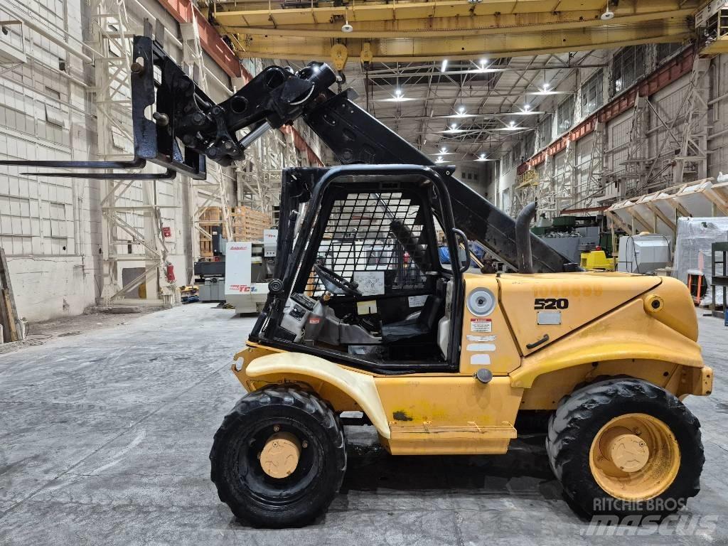 JCB 520 Телескопічні навантажувачі