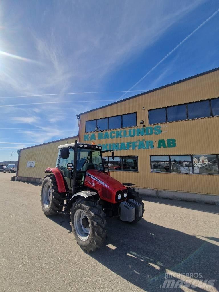 Massey Ferguson 5445 Трактори