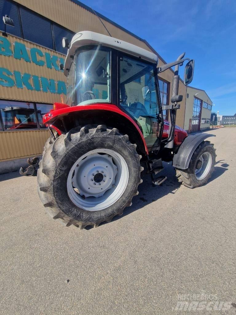 Massey Ferguson 5445 Трактори