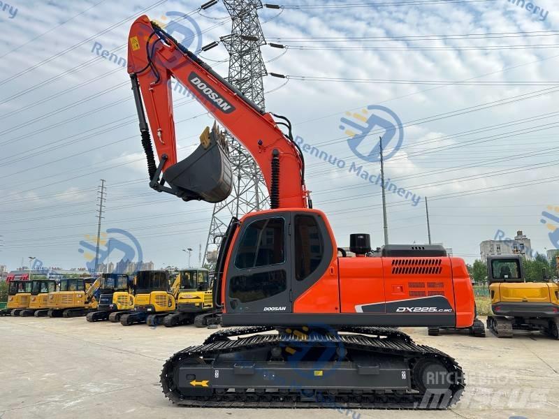Doosan DX 225 LC-9C Гусеничні екскаватори