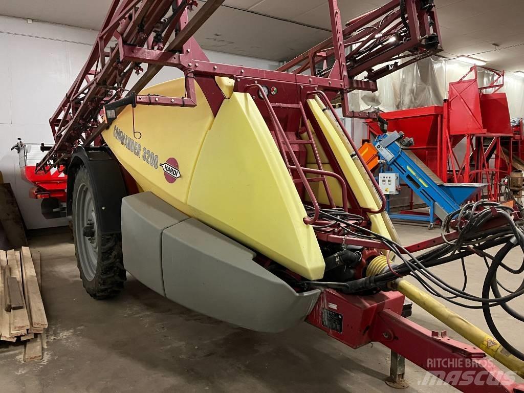 Hardi Commander 3200 Причіпні обприскувачі