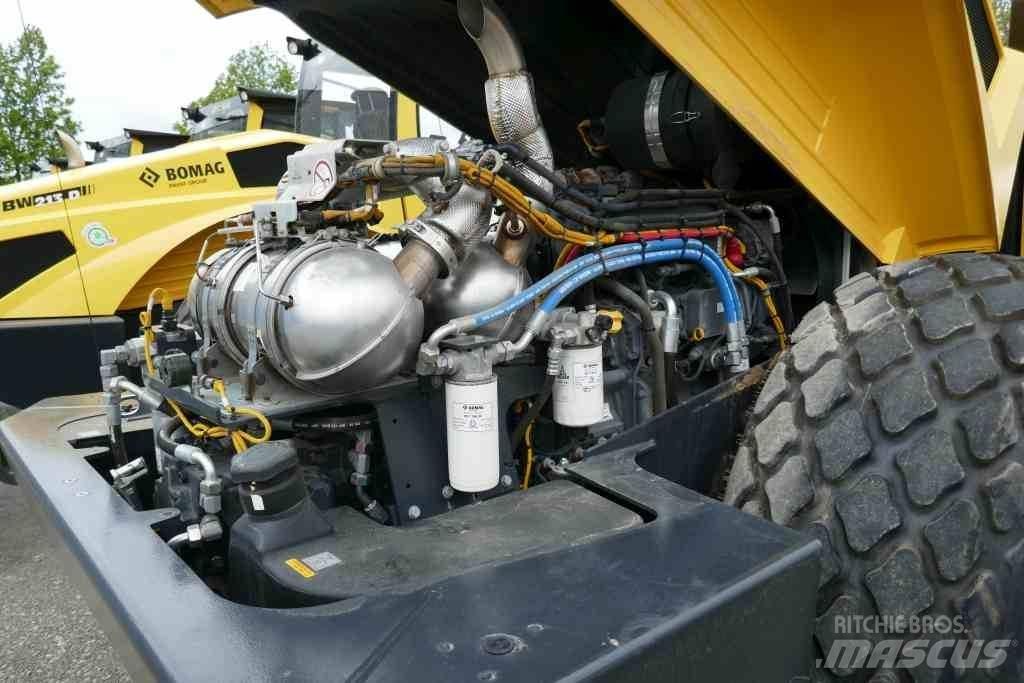 Bomag BW 213 DH-5 Ущільнювачі грунту