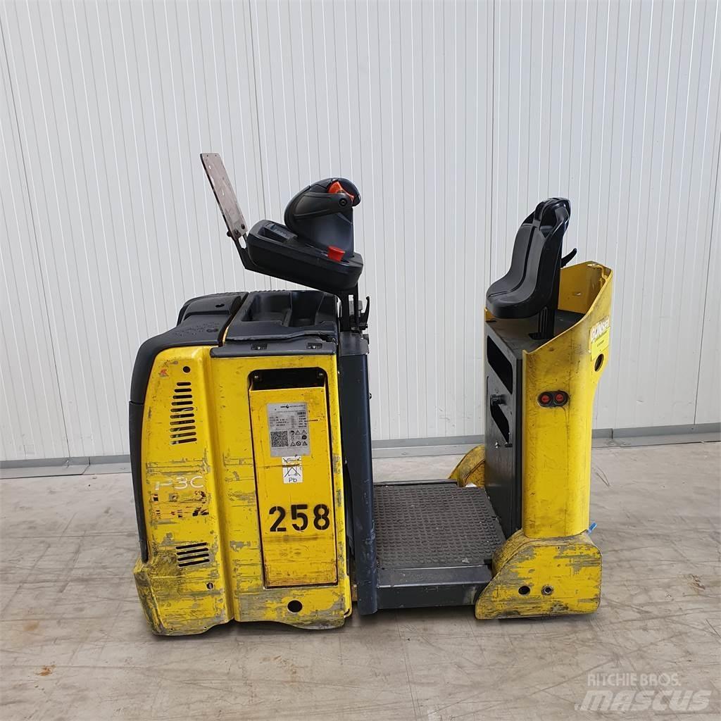 Linde P30C Тягачі колісні