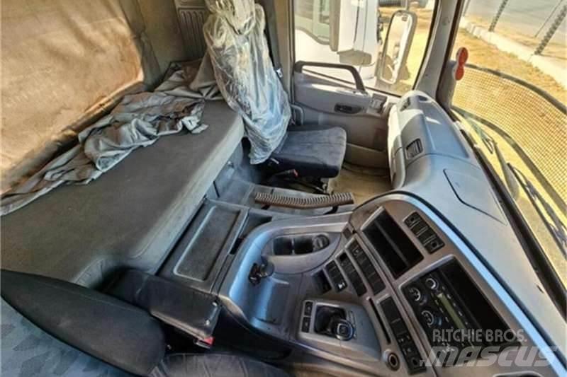 UD TRUCKS QUON Вантажівки / спеціальні