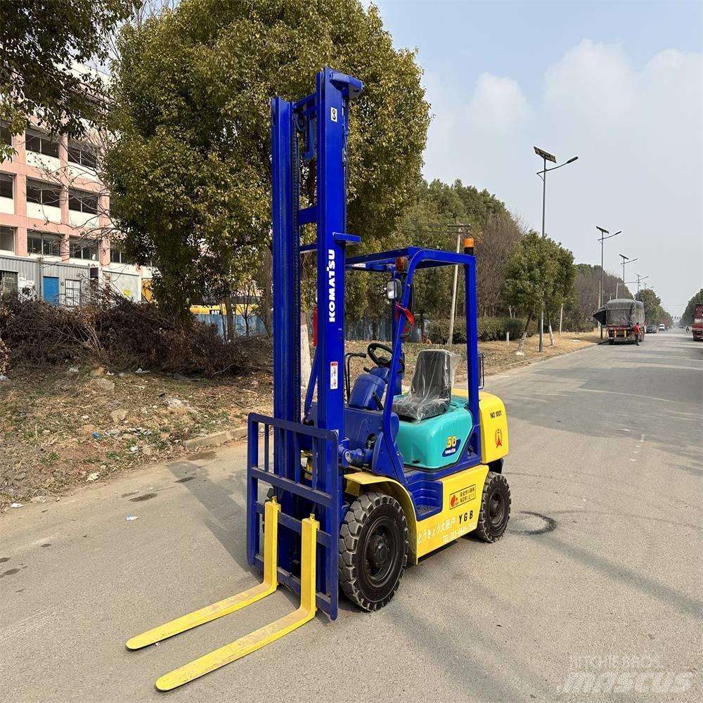 Komatsu FD30-14 Дизельні навантажувачі
