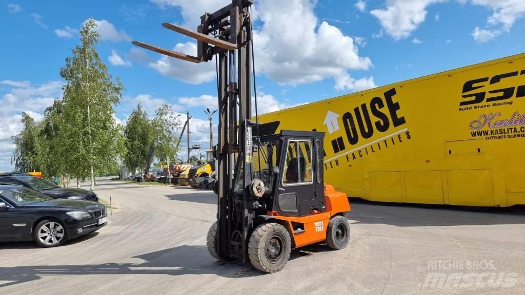 Toyota FD 55 Дизельні навантажувачі