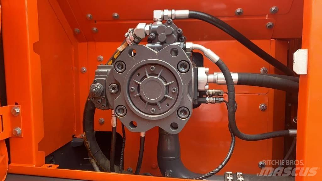Doosan DX 300 Гусеничні екскаватори