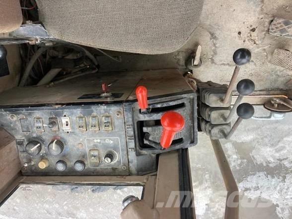 DEERE 772BH Грейдери