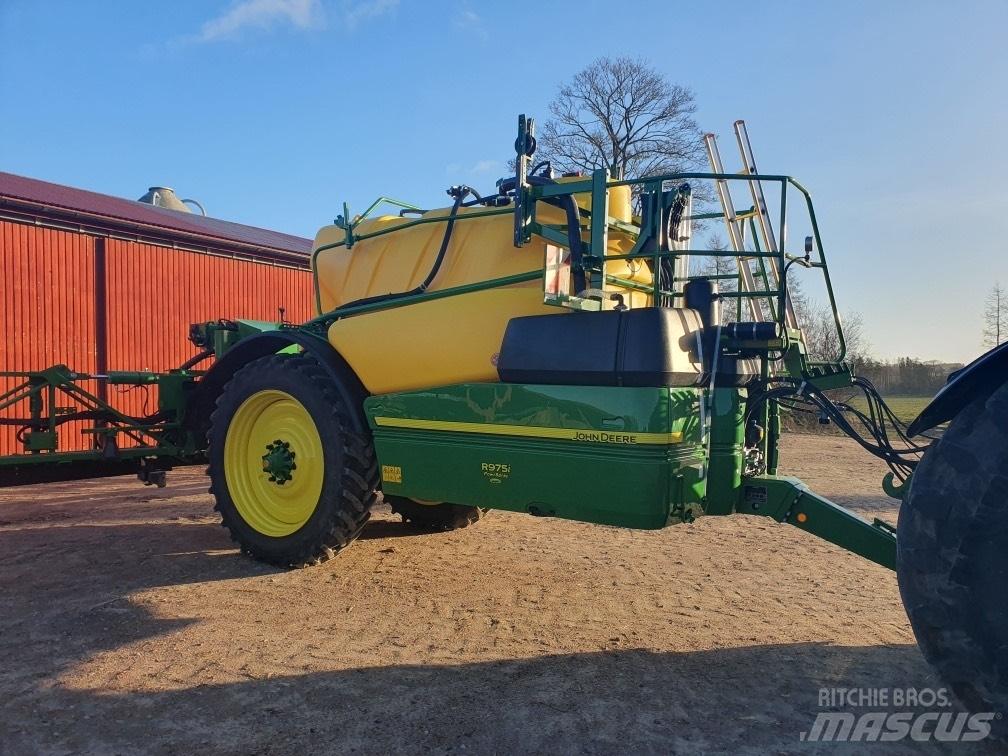 John Deere R975 i Причіпні обприскувачі