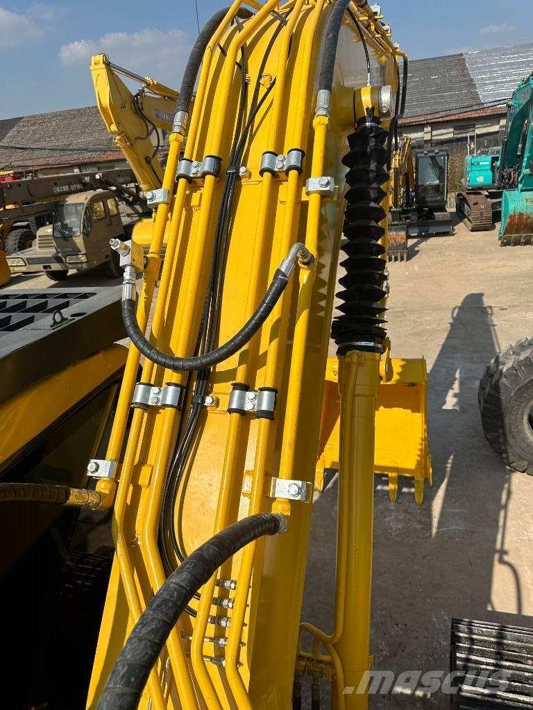 Komatsu PC 200-7 Гусеничні екскаватори