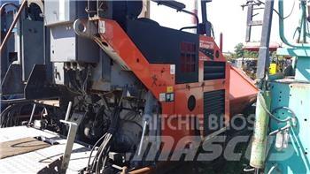 ABG Titan 7820 Асфальтовкладачі
