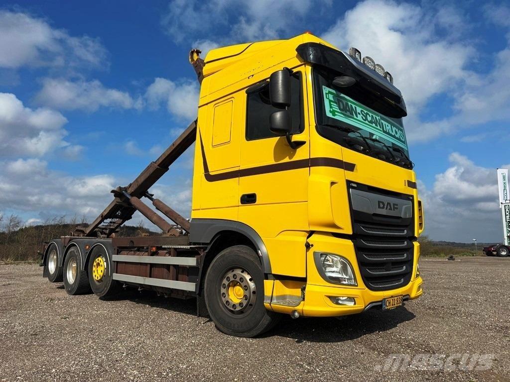 DAF XF 530 8x2-*4 Вантажівки з гаковим підйомом