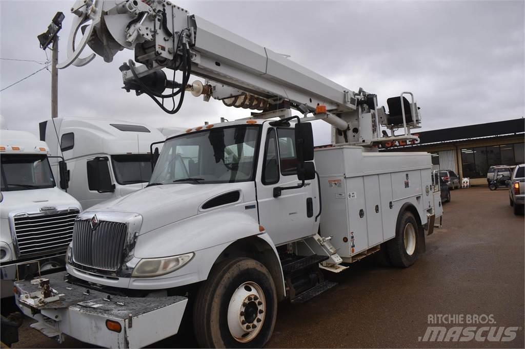 Altec D2045TR Пересувні бурові установки