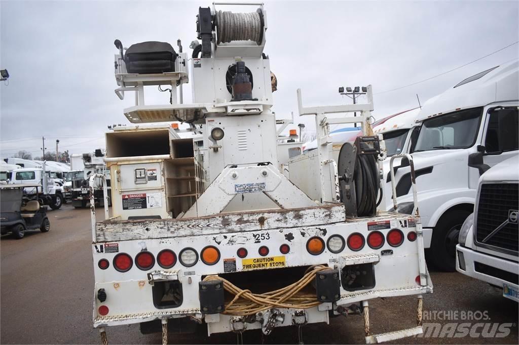 Altec D2045TR Пересувні бурові установки
