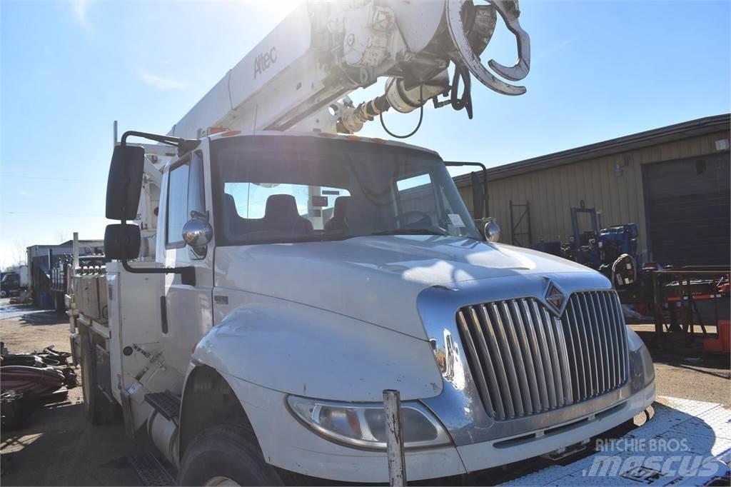 Altec D2045TR Пересувні бурові установки