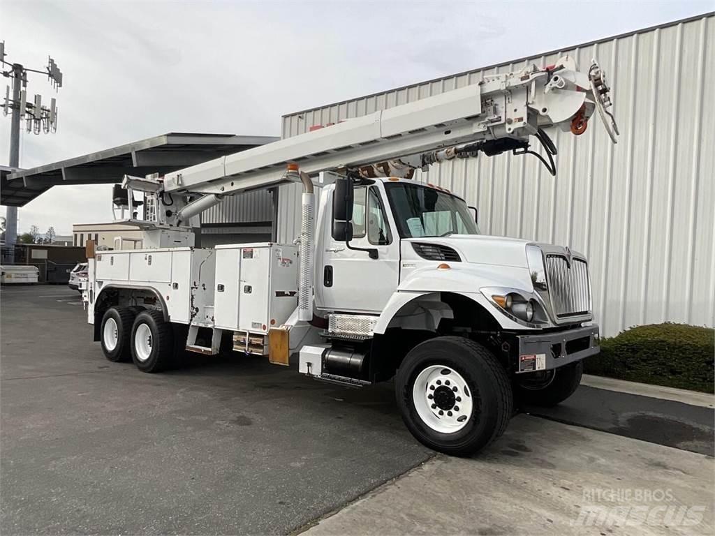 Altec D4065BTR Пересувні бурові установки