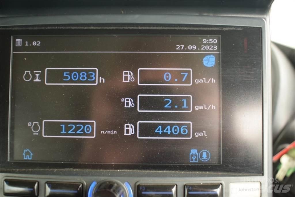 Autocar XPERT ACMD Прибиральні машини