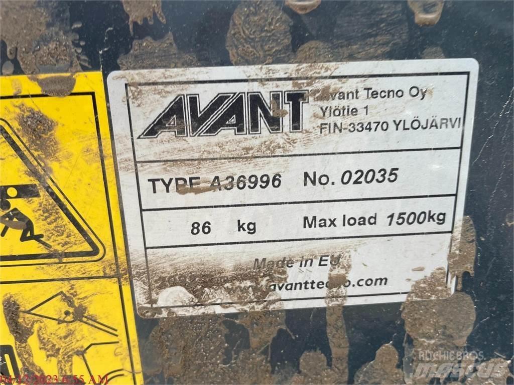Avant 423 Фронтальні навантажувачі