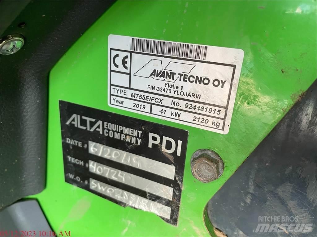 Avant 755I Фронтальні навантажувачі