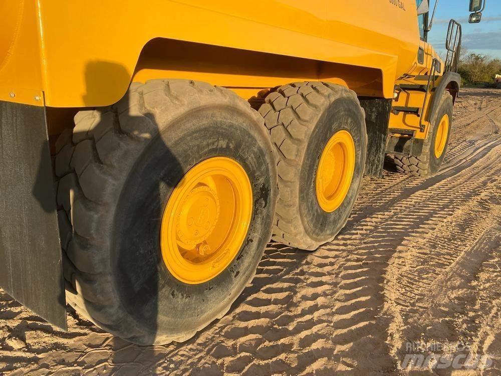 Bell B30E Поливальні машини