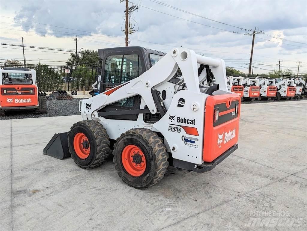 Bobcat S650 Міні-навантажувачі