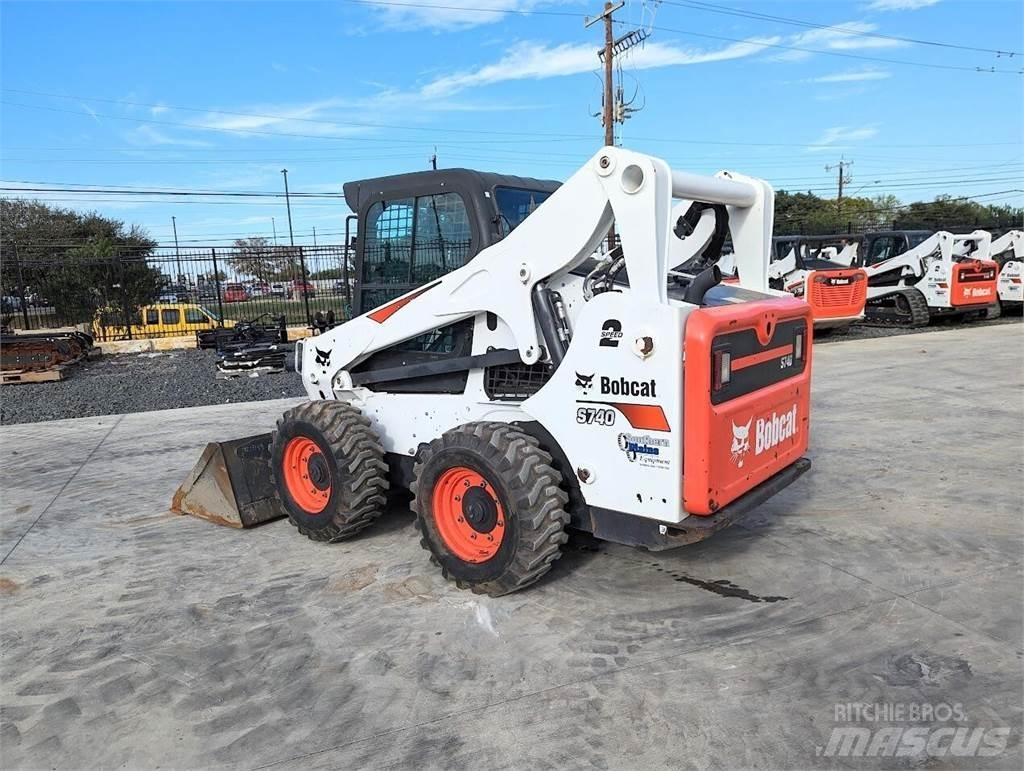 Bobcat S740 Міні-навантажувачі